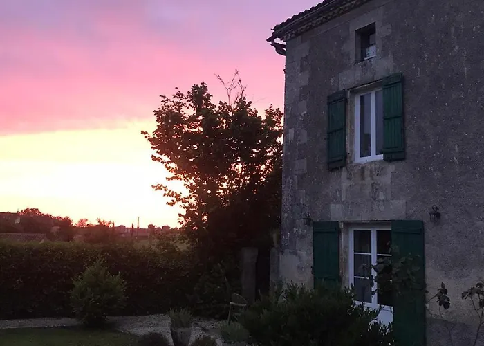 Dordogne Country - Year-round Getaway 펜션